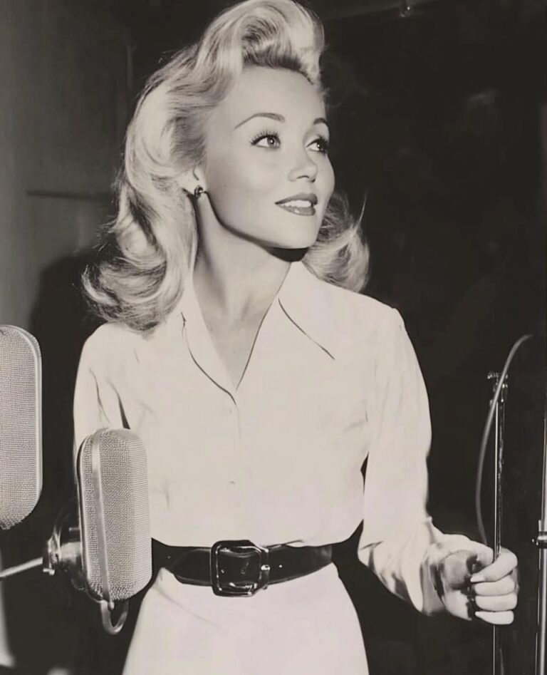 Young Dolly Parton